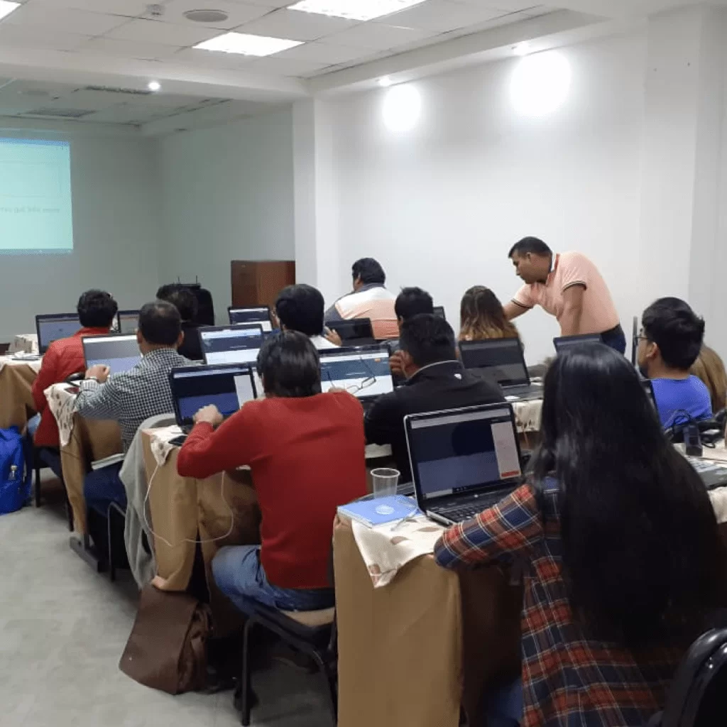 Personas en un curso presencial