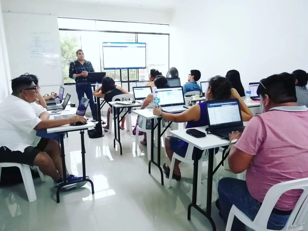 Curso de Redes Sociales y Chatbots en Piura
